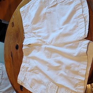 Adorable Ivory Cargo Shorts (NWOT)